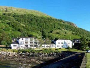 Holly Tree Hotel, Swimming Pool & Hot Tub