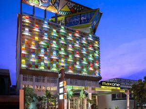 MaxOneHotels.Com at Tidar