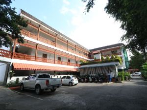 Baiyoke Chalet Hotel