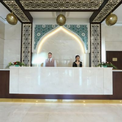 Front Desk Lokal Photo