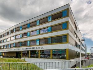 Dasbreitehotel am Rhein