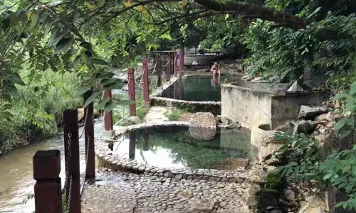 Qi Xian Yao Chi Wild Hot Springs