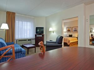 Candlewood Suites East Syracuse - Carrier Circle