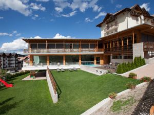 Corona Dolomites Hotel