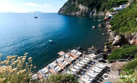 2_La Spiaggia e la Baia di Cartaromana