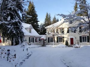 The Inn at the Ninth Hole Bed & Breakfast