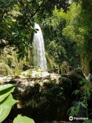 Inambakan Falls