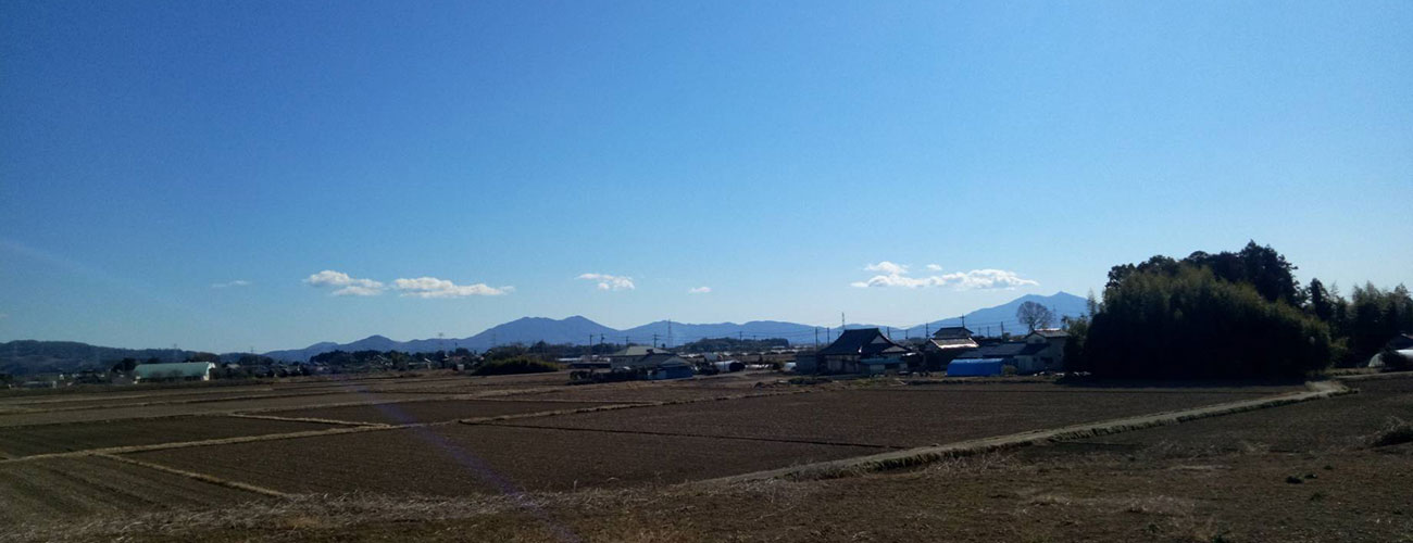 実家から見た筑波山、加波山の山並み