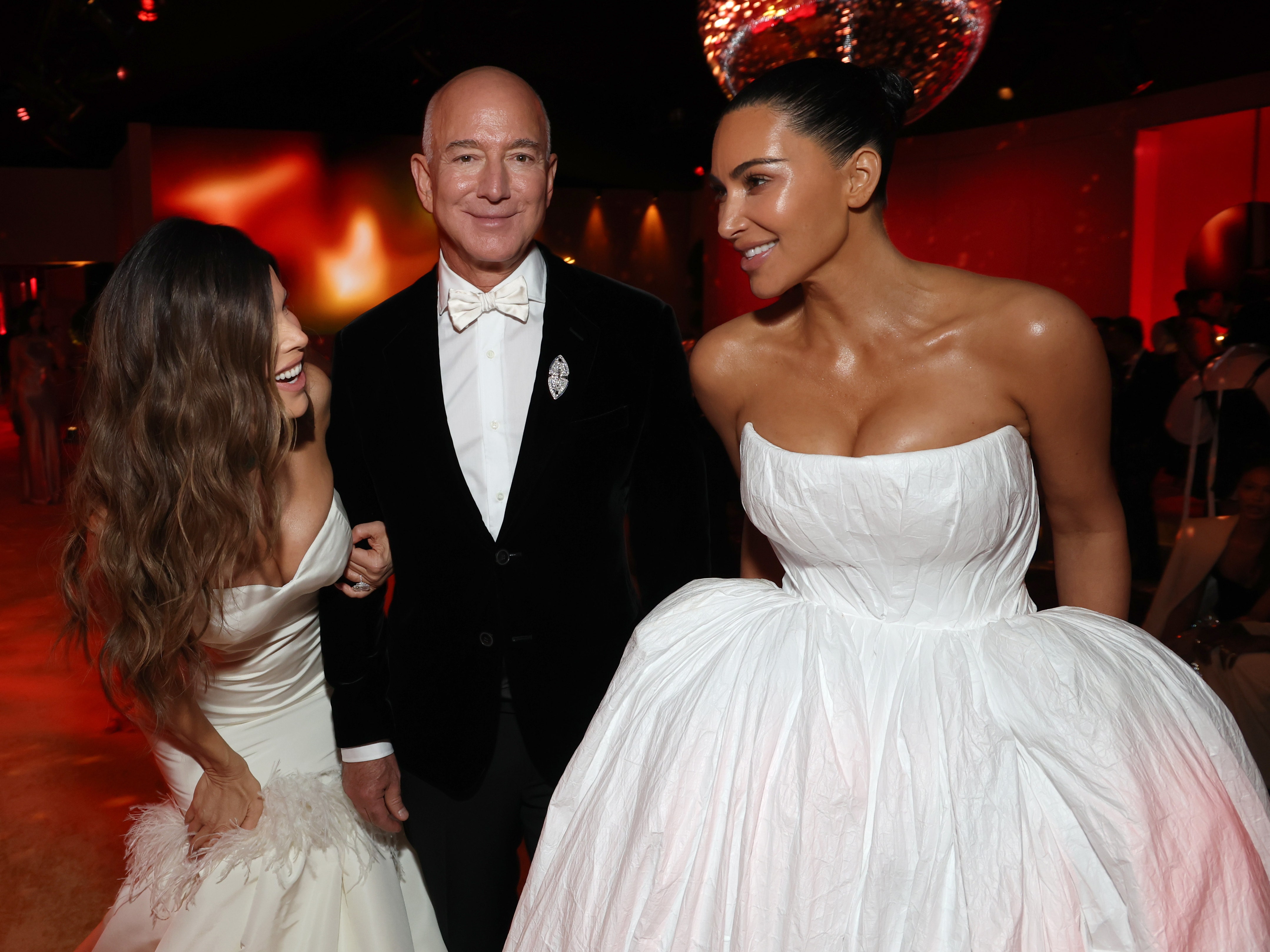 PDA, In-N-Out, and a “Bridal” Moment: See What Went Down at Vanity Fair’s 2025 Oscar Party