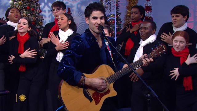 web-extra-darren-criss-christmas-dance-1920.jpg 