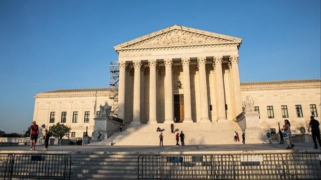 cbsn-fusion-senators-push-for-cameras-inside-supreme-court-thumbnail-1921696-640x360.jpg 