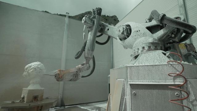 Robot sculpting marble 