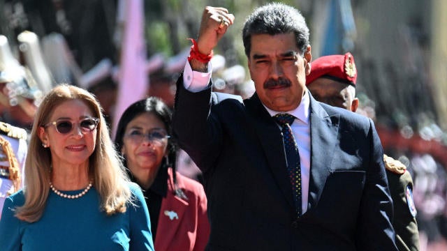 TOPSHOT-VENEZUELA-INAUGURATION-MADURO 