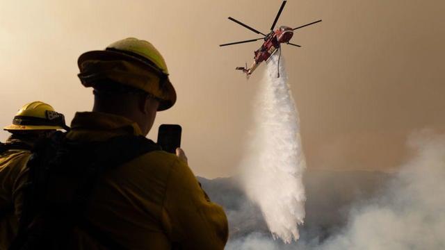 Los Angeles Fire Pushes Northeast, Threatens Brentwood, Encino 