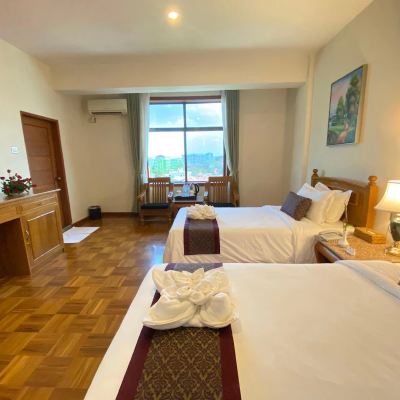 Deluxe Twin room E-outfitting Golden Country Hotel Promo Code