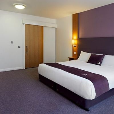 Guest Room With Bath-Accessible Lower London Gatwick Manor Royal Promo Code