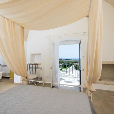 Suite with Sea View and Bathtub Masseria Panareo Promo Code