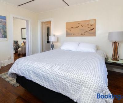 One-Bedroom Apartment The Buckingham Apartments Promo Code