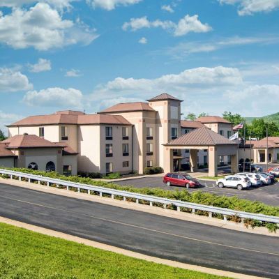 King Room With Accessible Roll In Shower-Non-Smoking Comfort Inn & Suites Milford / Cooperstown Promo Code