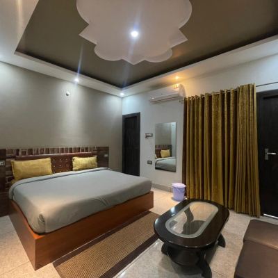 Super Deluxe Room Hotel Shivruun Promo Code