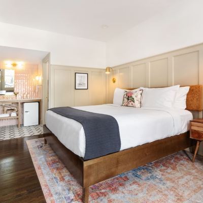 Queen Room With Accessible Roll In Shower Arrive Wilmington Promo Code