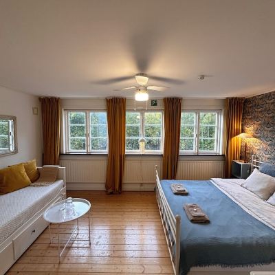 Standard Double Room - 1 King Bed (Room 2) Minnesberg B&B Promo Code