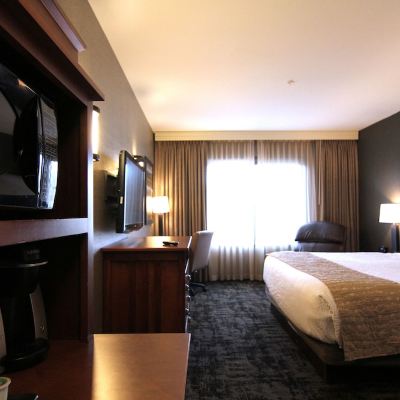 Basic King Room Casper C'Mon Inn Hotel & Suites Promo Code