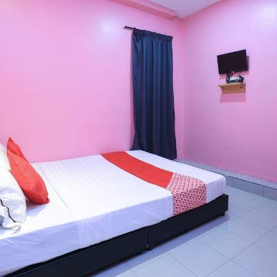 Deluxe Queen OYO 90245 Dkeris Hotel Melaka Promo Code