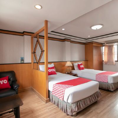 Premiere Deluxe Double Room OYO 75385 Hotel Win Long Promo Code