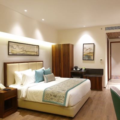 Deluxe Double or Twin Room Geeta Sarovar Portico Panipat Promo Code