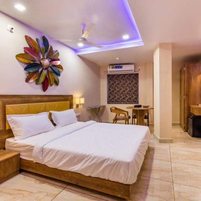 Deluxe Room With Air Conditioner Hotel Shree7Hundred Promo Code