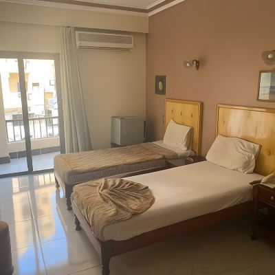 Deluxe Double Room Shady Hotel Promo Code