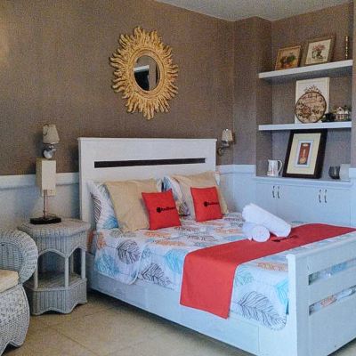 Deluxe Room RedDoorz @ Vine Molave Promo Code