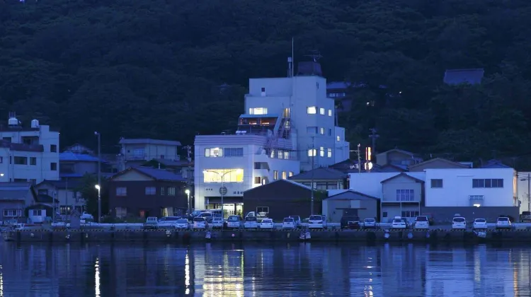 寺泊海岸つわぶき温泉 美味探究の宿 住吉屋 外観