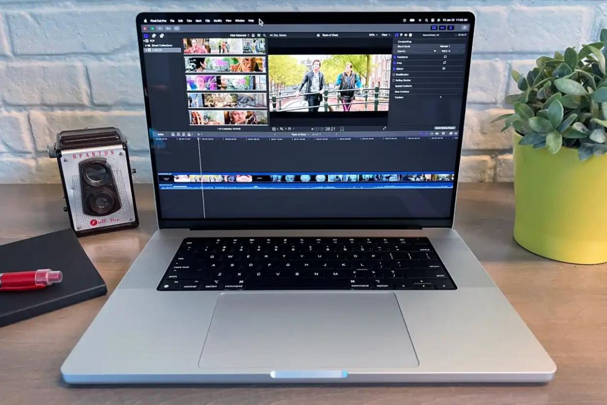 MacBook Pro M2