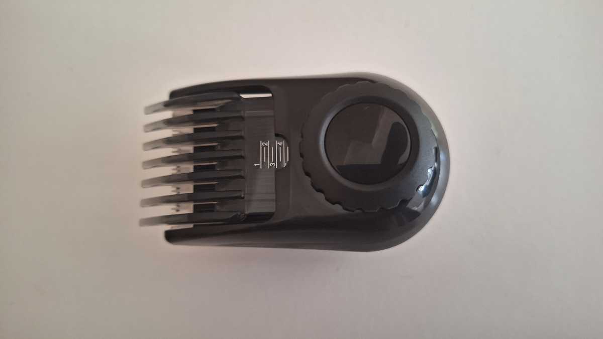 A close up of the Remington Limitless X9 comb attachment