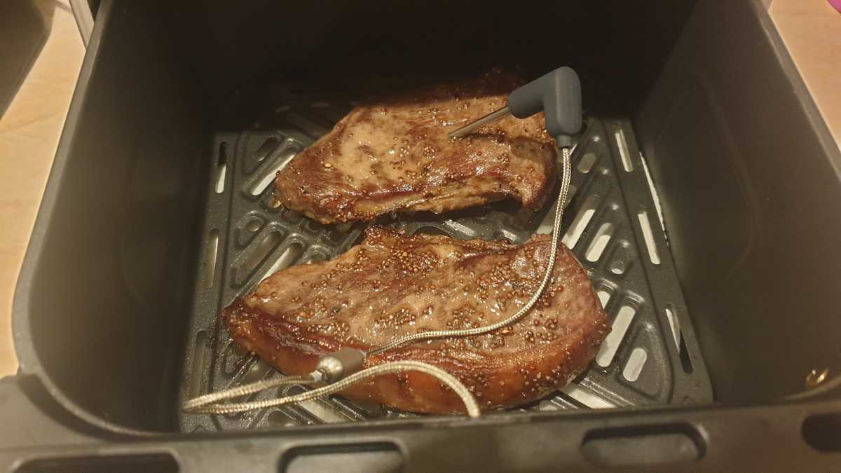 A top view of cooked steak in the Dreo ChefMaker Combi Cooker 