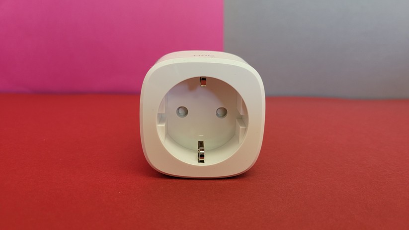 Eve Energy: Der smarte Zwischenstecker mit Homekit-Support und Bluetooth erweitert das Thread-Netzwerk, wenn er mit einer Homekit-Zentrale wie Homepod oder Apple TV 4K (3. Generation) verbunden ist.