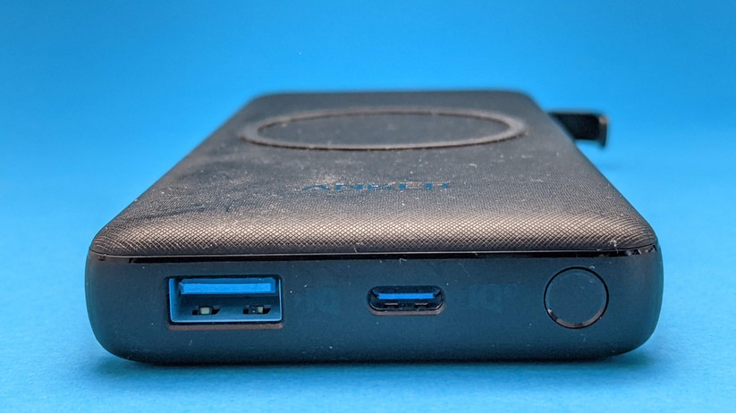 Anler Powercore III: USB-A- und USB-C-Anschluss sind gut zu sehen. 