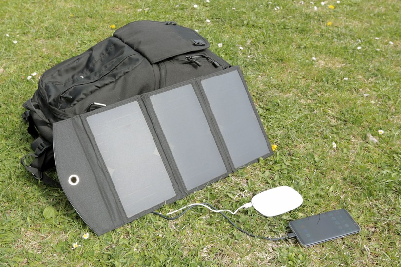 Solar-Panel und Powerbank in Kombination: die beste Lösung für Unterwegs.