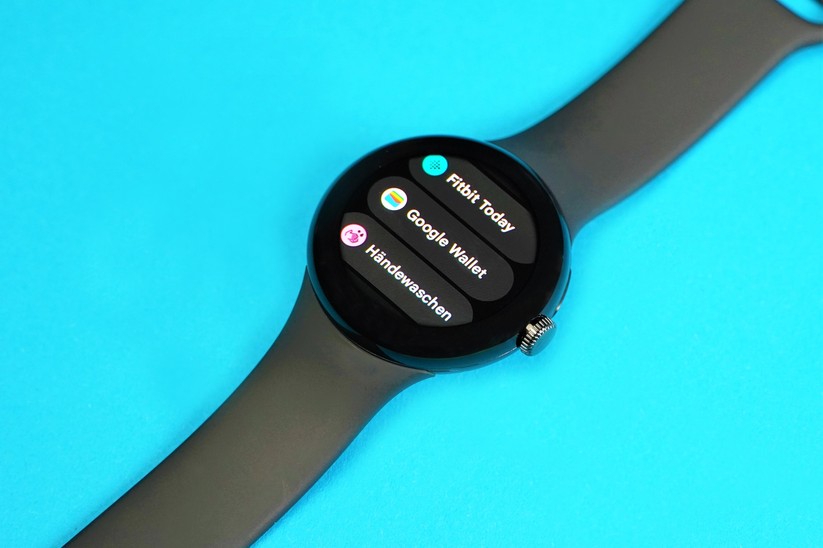 Google Pixel Watch: Google Wallet ermöglicht mit der Pixel Watch das kontaktlose Bezahlen mittels NFC.