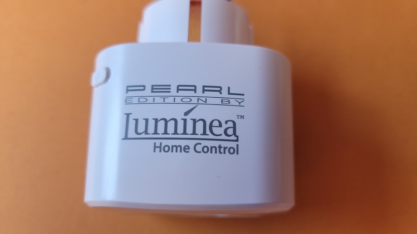 Der smarte Zwischenstecker Luminea ZX-2820 von Pearl ist kompatibel zur Tuya-Plattform.