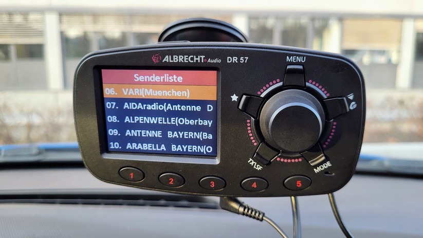 Albrecht DR 57 DAB+-Autoradio-Adapter