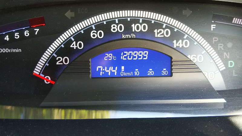 フリードスパイク120,999km