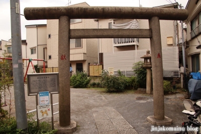 満足稲荷神社　　文京区千駄木1