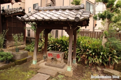 満足稲荷神社　　文京区千駄木3