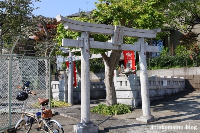 西の伏見稲荷　横浜市青葉区田奈町1