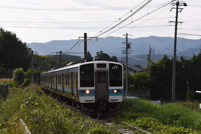 2024年6月17日撮影　辰野線　下り始発151M　211系　N325編成が代走