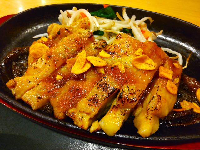 アクア・ユーカリ　チキンステーキ定食