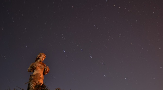 La statue et les étoiles